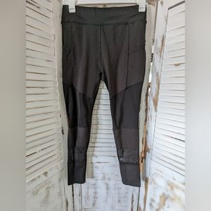 Black Leggings with Mesh Detail and Pockets